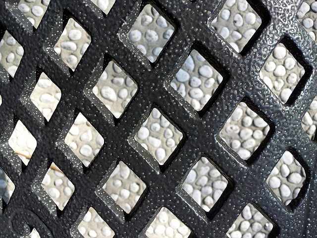 Revolutionize Feeding: Caged Ground Feeders for Efficient Nutrition