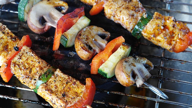 Attract Garden Birds: UK’s Favourite Food Choices Revealed