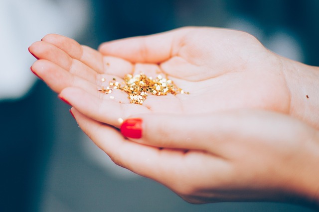Hand holding top-rated bird seed mix
