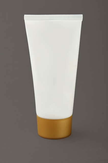 Plastic mealworm tube with bird visitors