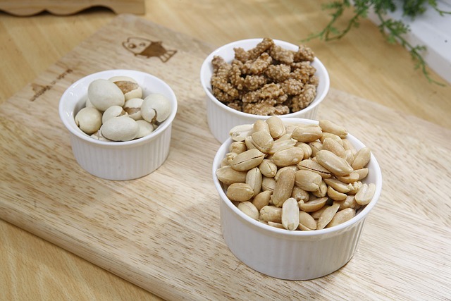 Packaged peanuts with clear label