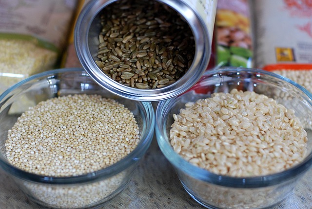 Clean, dry seed mix in feeder